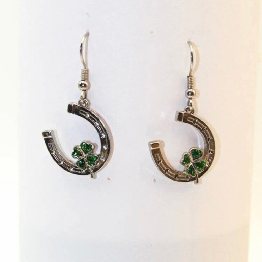 🍀 Lucky Horseshoe Earrings NWT - Picture 2 of 9